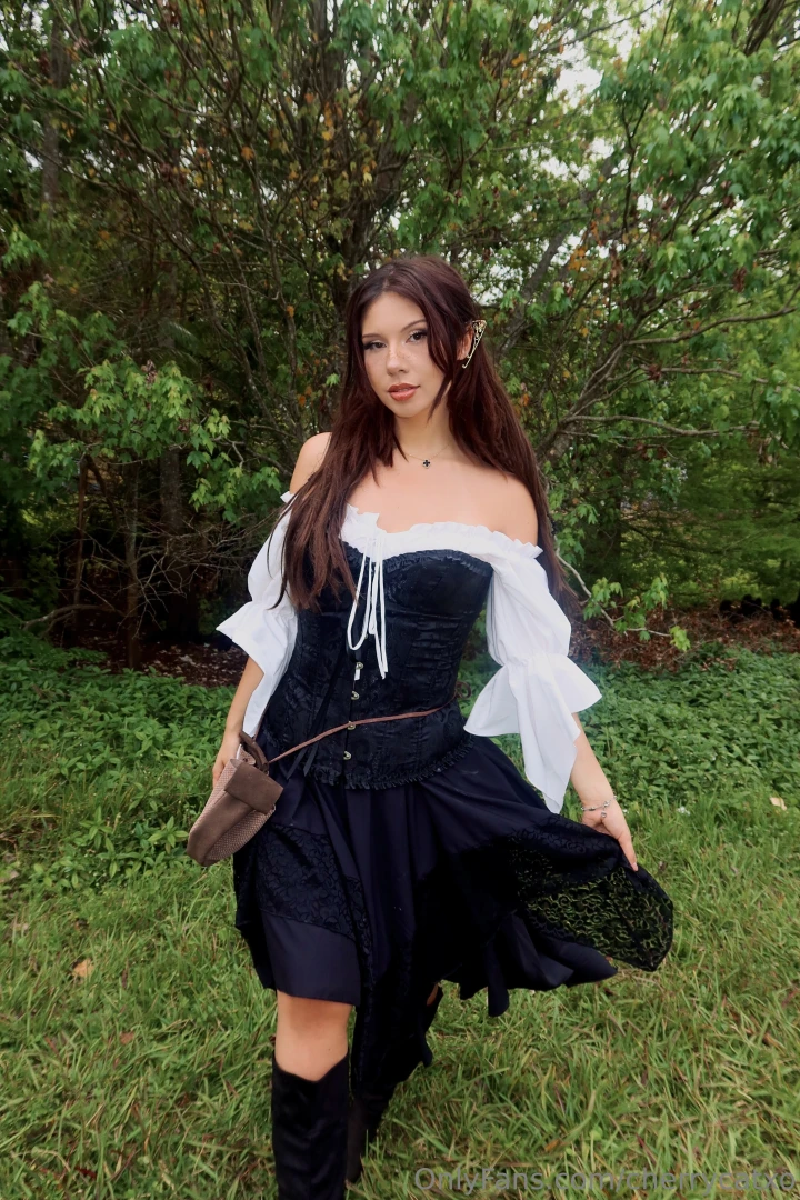 A little elf got lost and now she doesn t know how to get home can you 