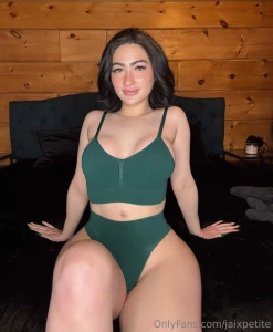 I m in the mood to rate a cock right now wanna send me yours