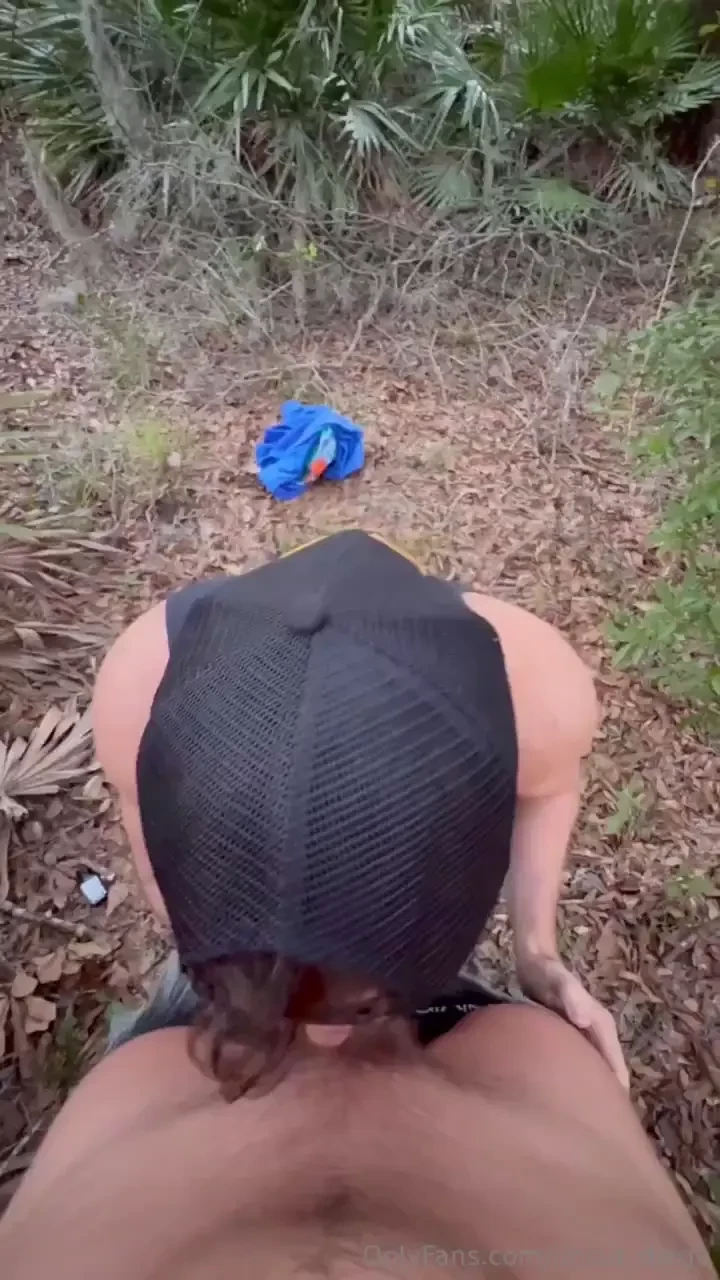 Fucking in the woods makes me feral bro i love stripping down and 