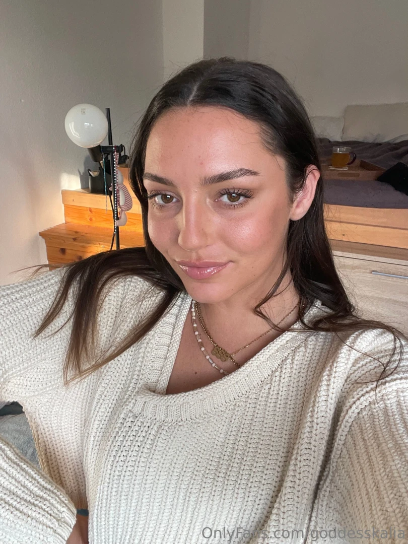 Hi hi sweeties wanna make it better for y all tell me what you wanna 