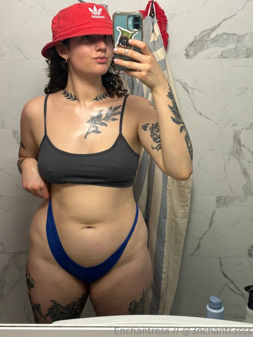 Sunscreened look how wide my hips are part 1 