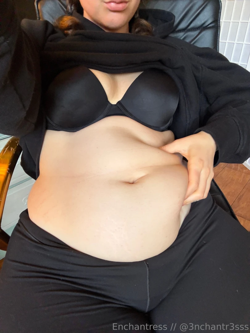 A nice round tummy after a good meal do you guys want more feeder part 3 