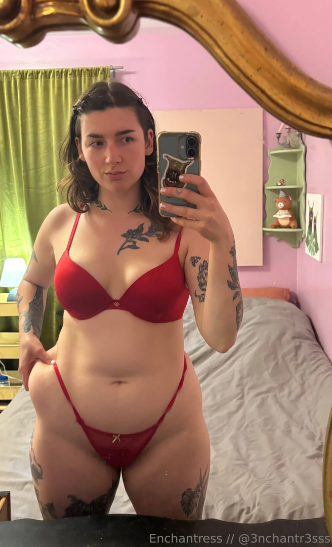 Grabbing handfuls of my squishy hips part 3 