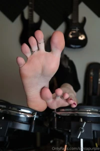 I want you to get my feet nice and wet before i put my shoes on and