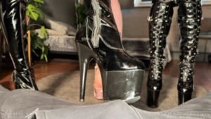 I want you to watch how evaray sucks goddessjessyxxl big thick cock me