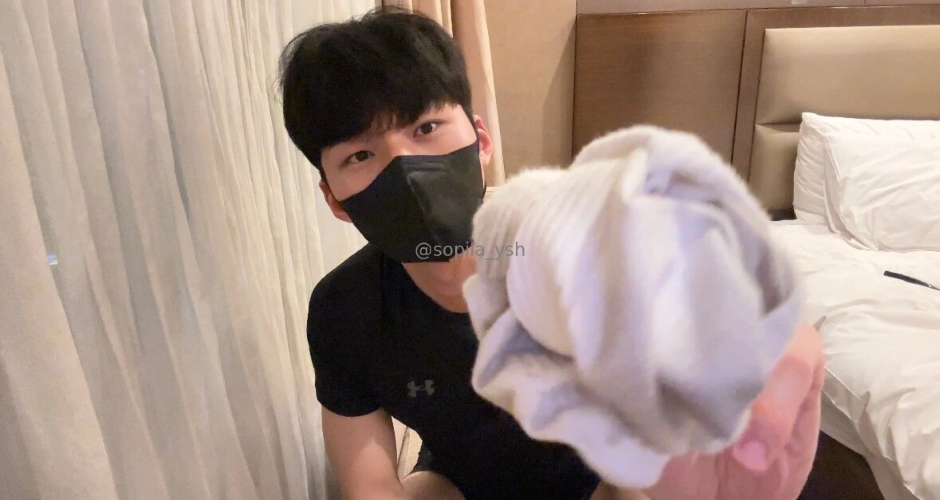 Vlog 7 i was going to upload it today i lost my iphone charger in the 