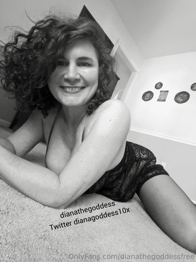 Is it more artistic when it s in black and white lol happy sinday it s 