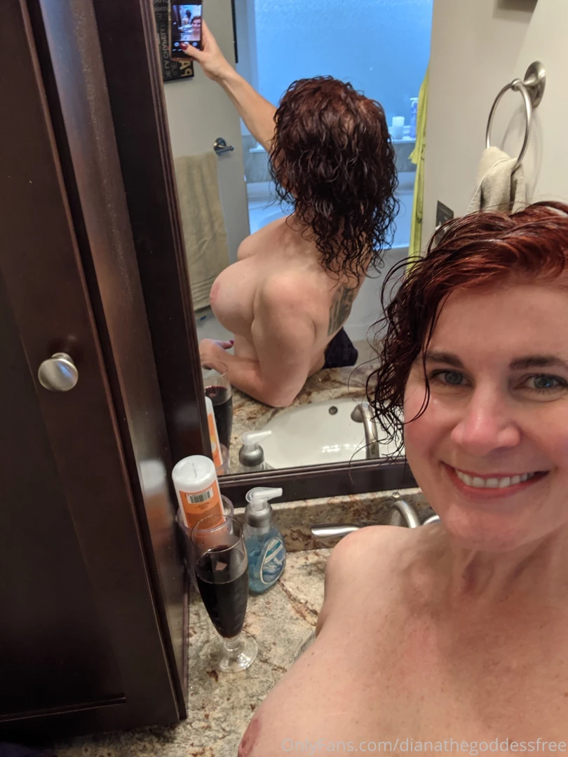 Just mucking around on a hair wash day sometimes i catch my bust in 