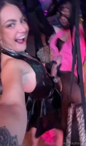 This is how i deepfuck and wank this huge dick at same time he is such