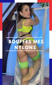 Super sexy lingerie harnais en cuir sur ma poitrine seras- tu comment