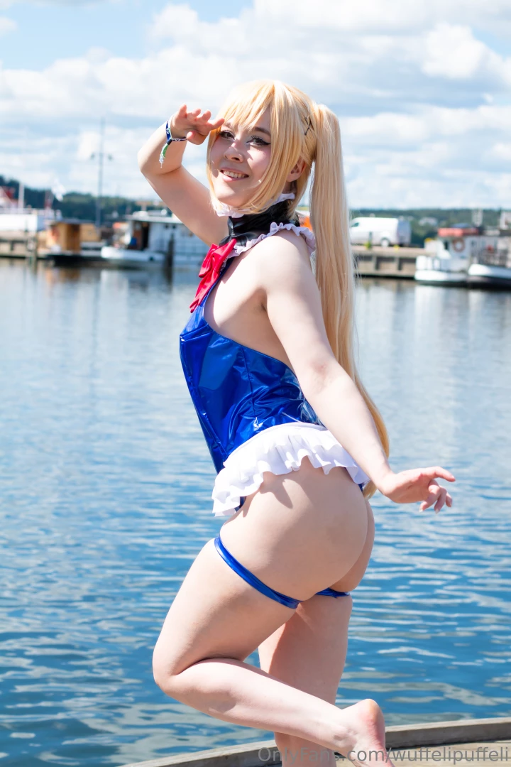 Photo bomb tons of pics of marie rose cosplay from last weekends part 11 