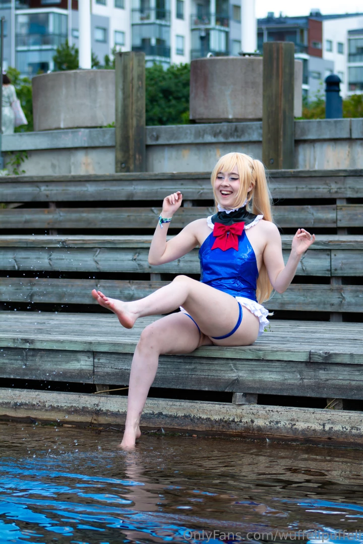 Photo bomb tons of pics of marie rose cosplay from last weekends part 7 