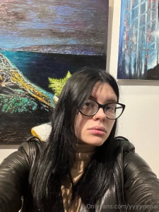 Art on the walls trouble in my eyes you looking at the painting or