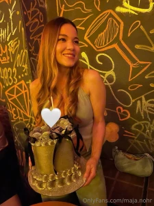 I had my birthday days ago but i hadn t shown pics of my birthday i part 1