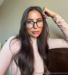I m bored msg me in my dm s