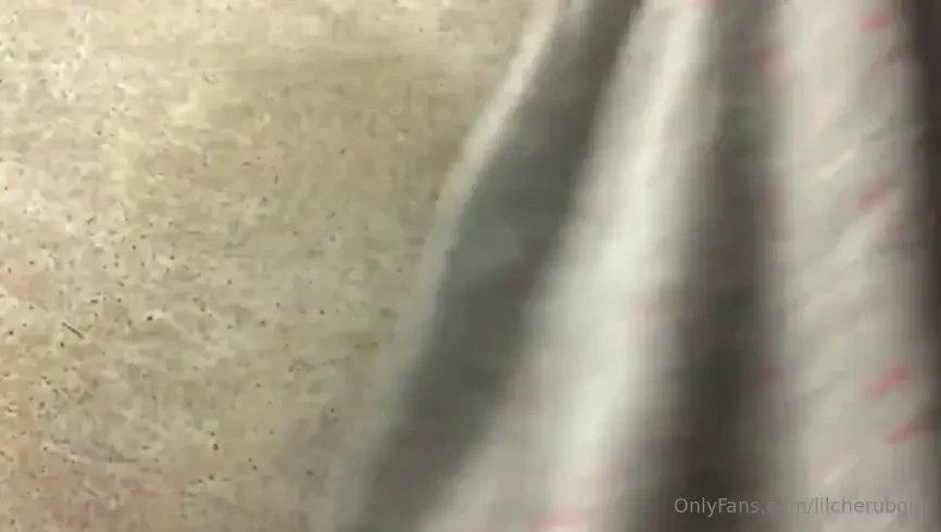 I love dis video of 19 year old cherub i was walking around the mall 