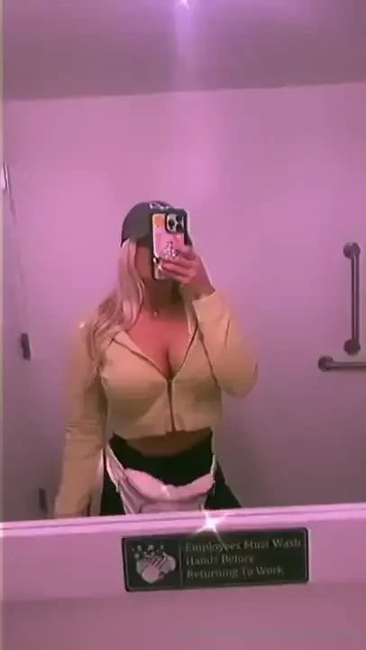 Off to a show do you want a show from me 