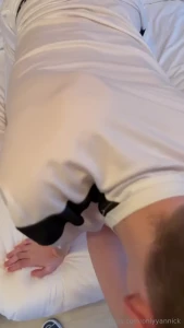 Heute um 15 uhr mez gibt es sneakers und feet sneakers and feet today