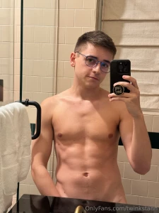 Shoud i keep my hgn hot gay nerd status kinda wanna make some content