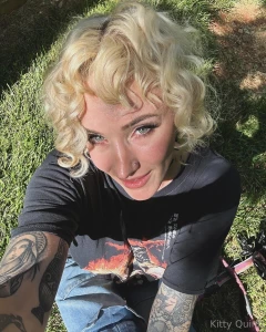 Morning sweeties here are some no filter no edit pics allllll me i do part 4