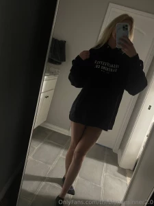 Do you want to see what s underneath leave a lil tip and i ll leave