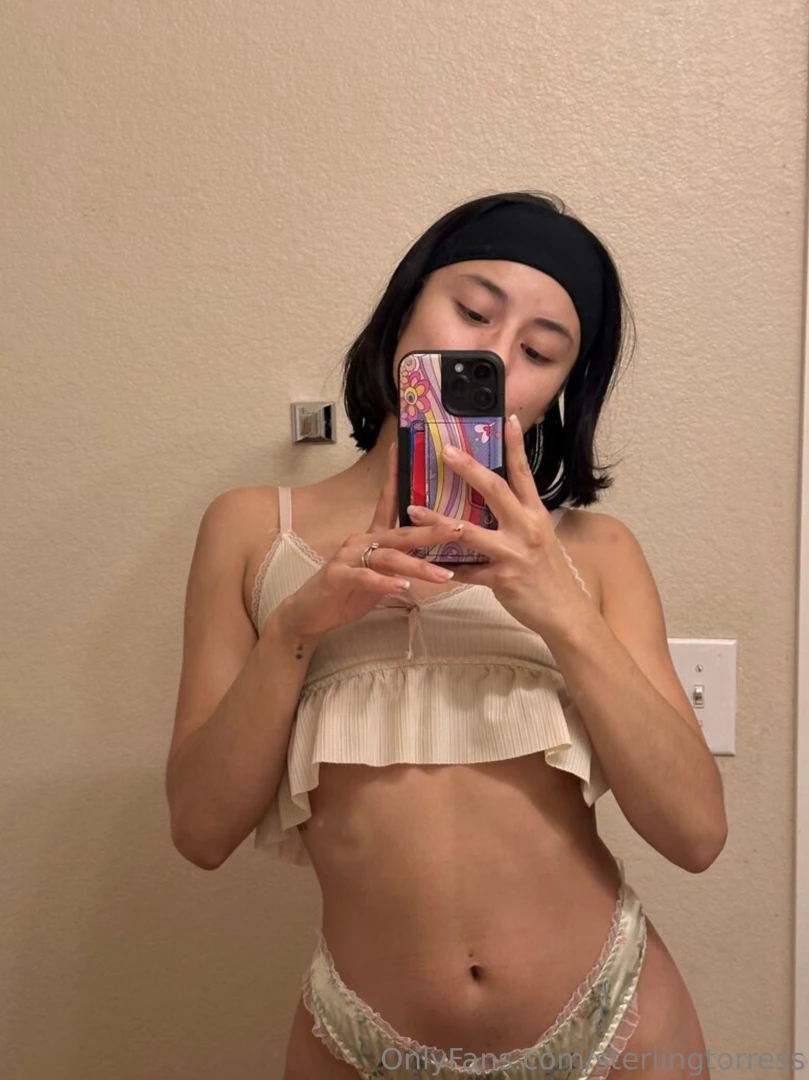 Too damn comfy if you wanna see more dm me 