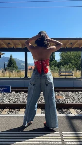 Turn around a beautiful big booty behind you