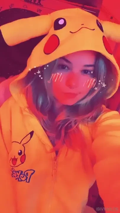 I m nominated for best nerd cam for the 2024 bazowie awards vote now 