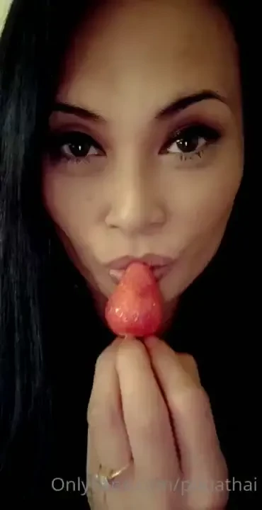 Ciao pupotti volete una fragolina 