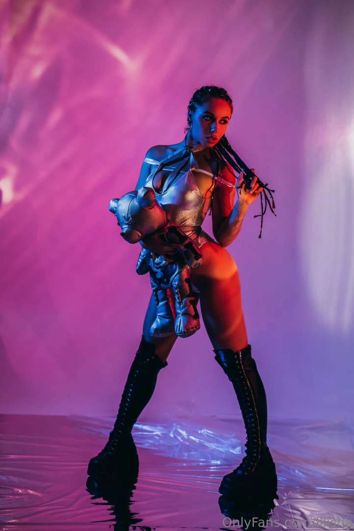 My curves are ready for your hands all day 