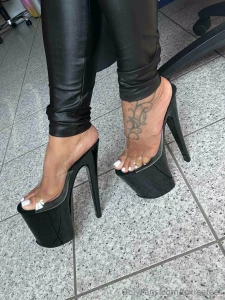 Hello french toes in heels