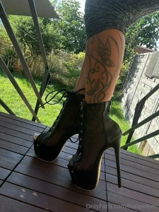 Fishnet highheels part 3