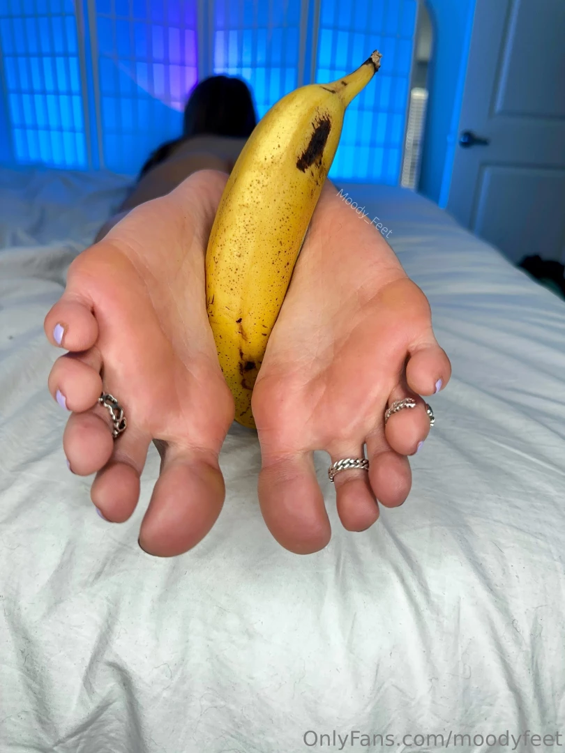 Weekly reminder that my customs are open part 1 