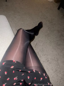 In my black seamless catwalk tights last night some pics with flash part 9