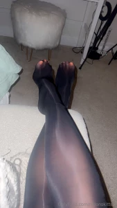 In my black seamless catwalk tights last night some pics with flash part 6