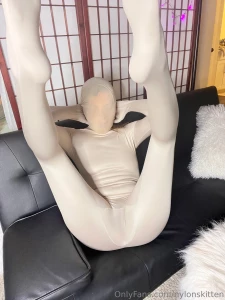 I can imagine you rubbing your cock all over me in this zentai suit part 2