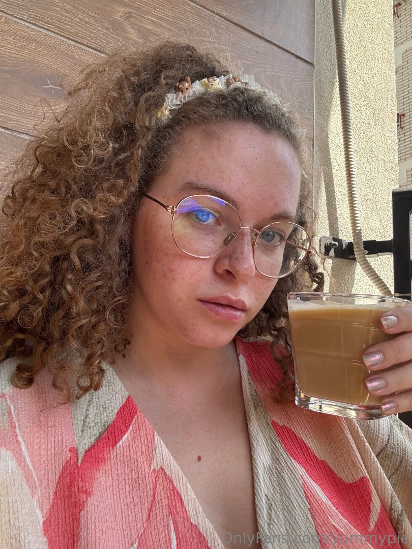 Morning darling would you like to have coffee with me 