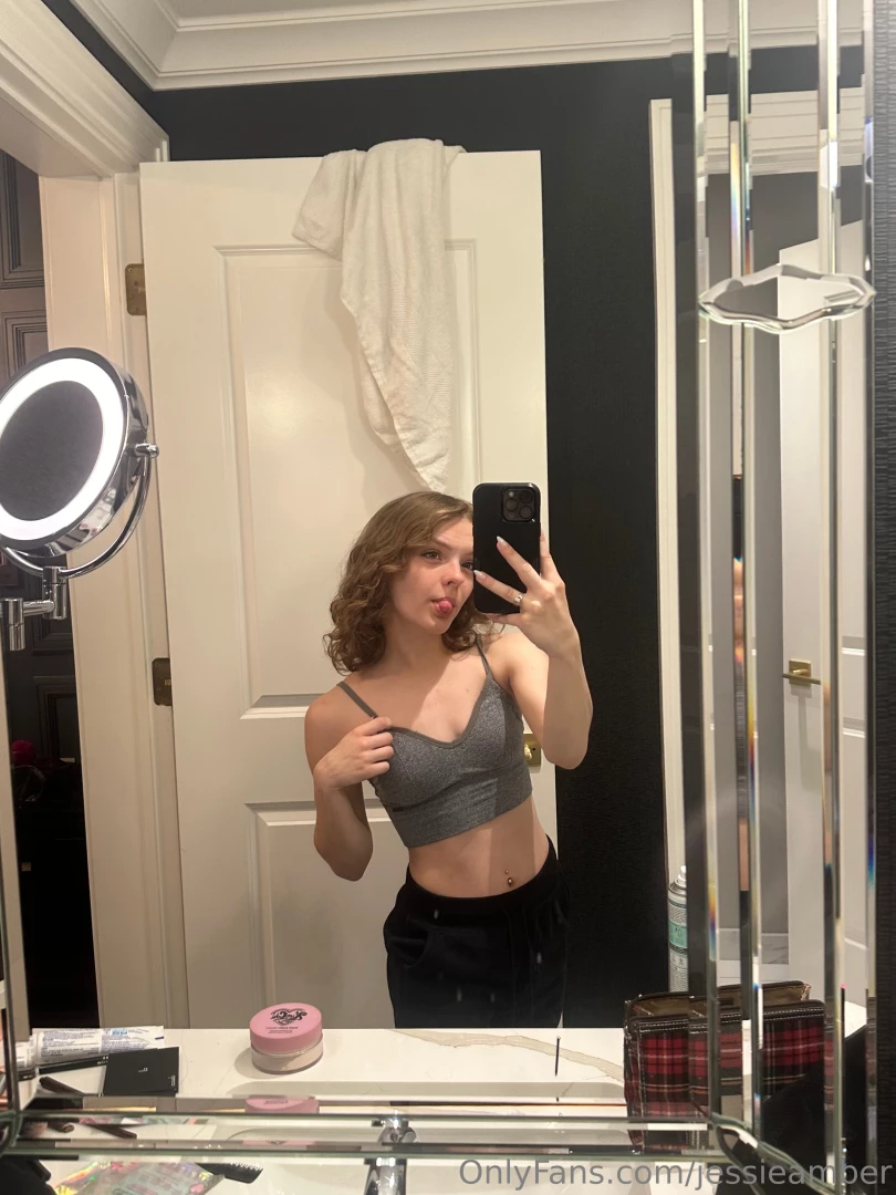 Live sexting video calls omg ansli she s a squirter who will fulfill 