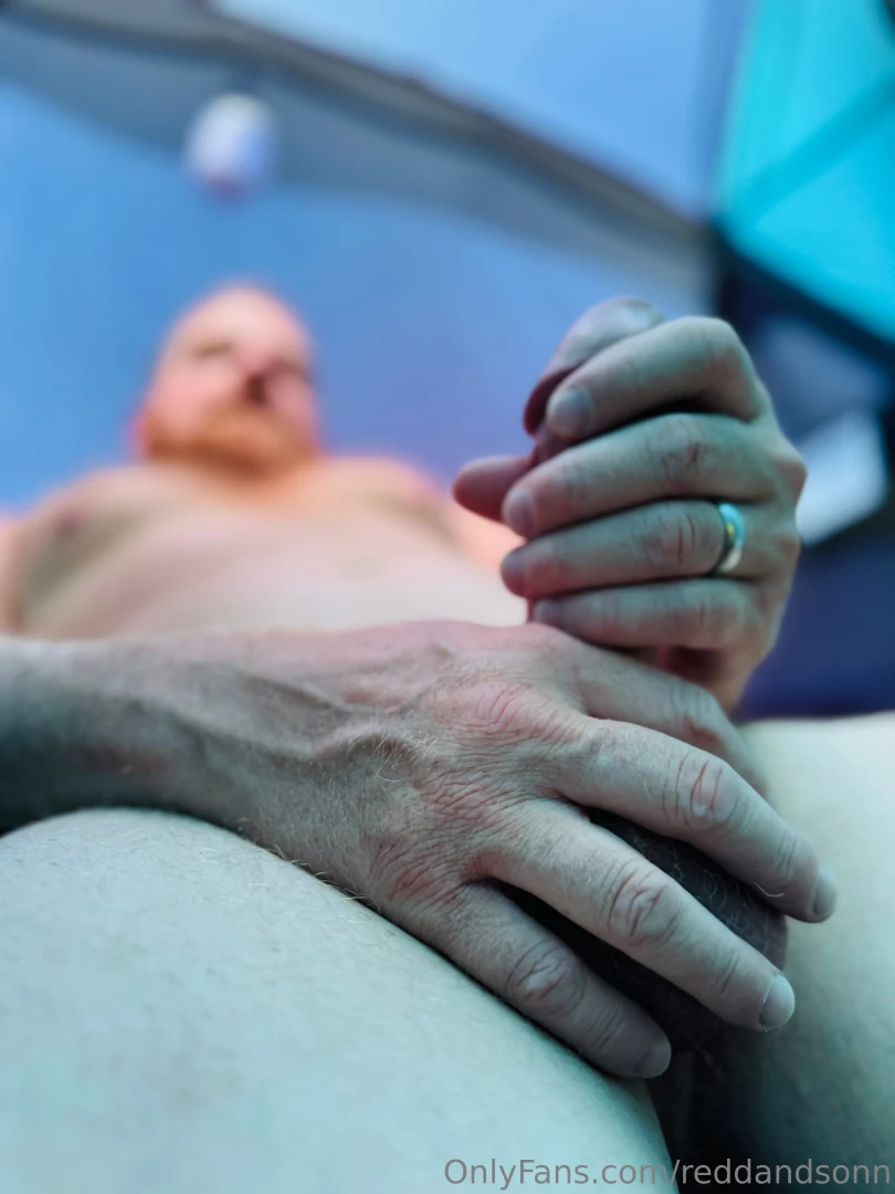 Redd long enough for two hands a mushroom head muscle bull power 