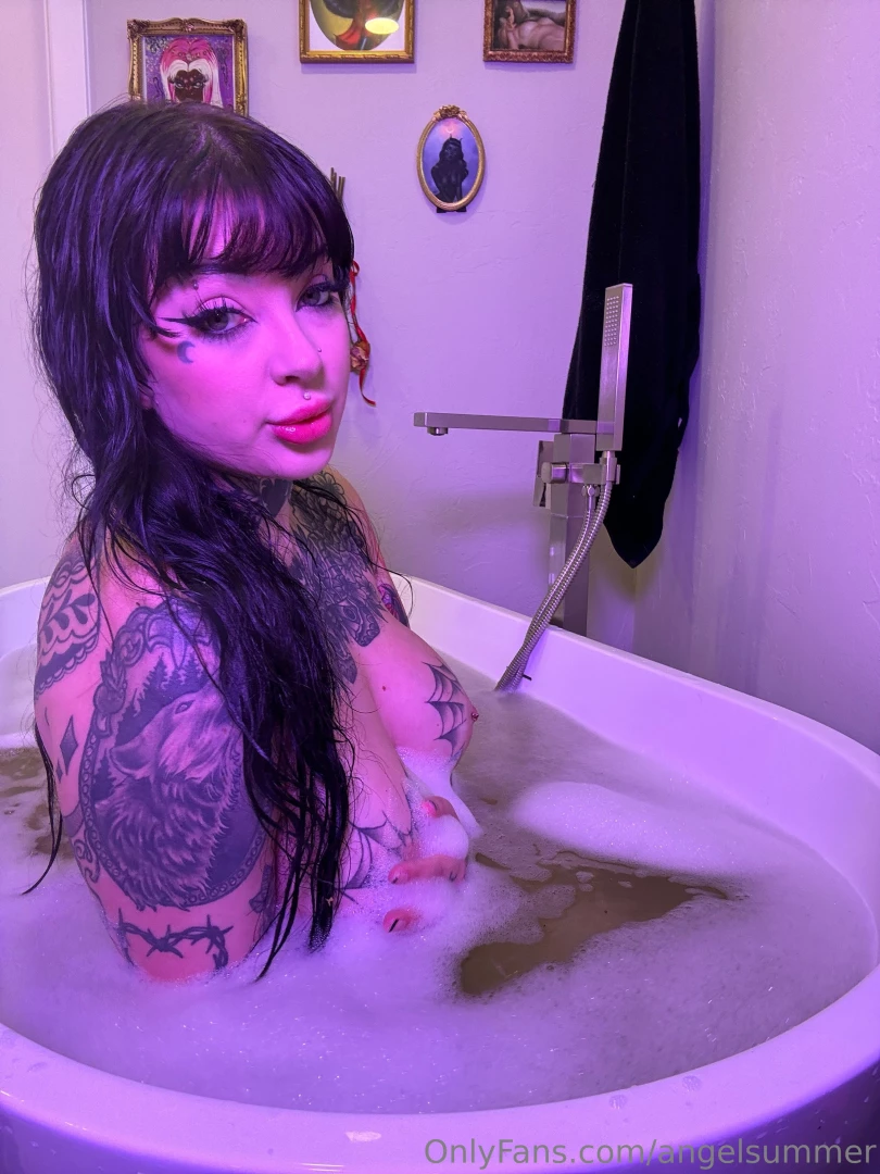 angelsummer - I want to hear all about what you d do to me if you saw me in the tub 