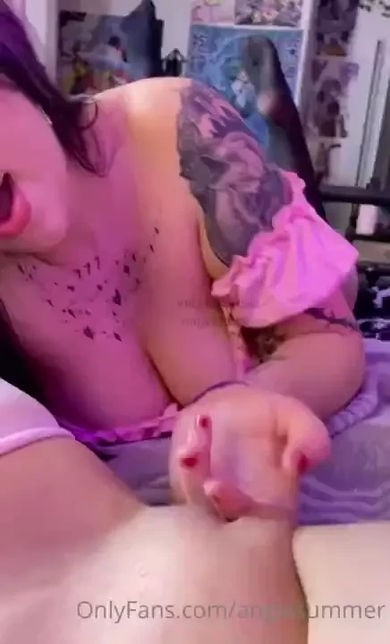 I love fingering amp eating out animebitch666 i m sending the full 