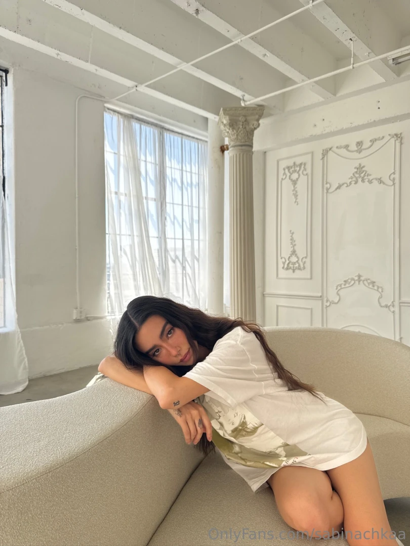 Feeling kinda lonely tonight i need some company 