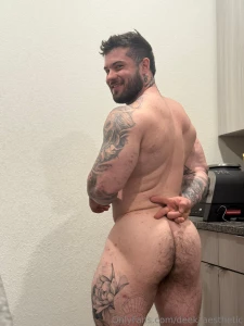 Flip flip flip what if i was standing in the kitchen like this and you