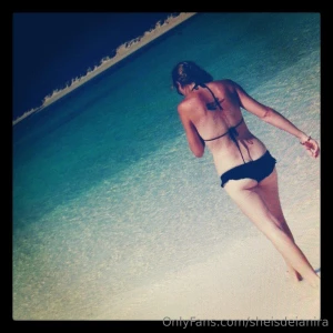 Life is just better with sandy toes