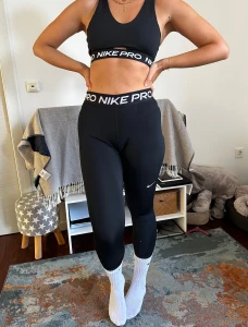 Quick photoshoot and i m ready for the gym black nike pro amp white part 3
