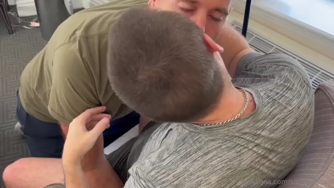 Ok what can i say other than what a hungry cocksucker dcthroat is 