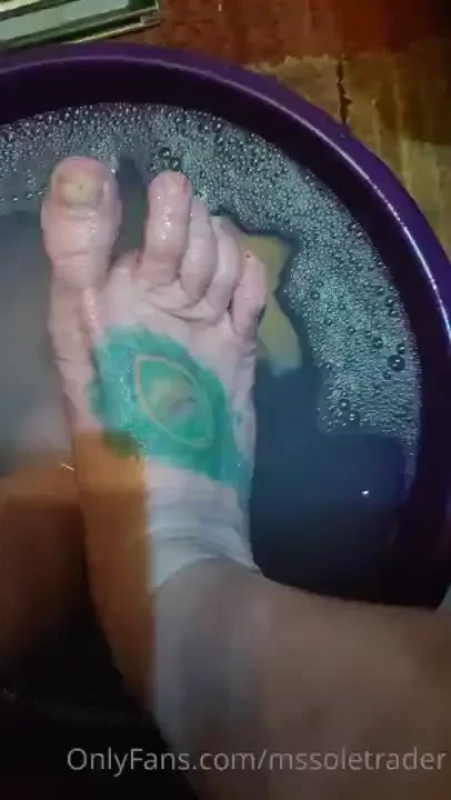 4 videos for you today 1 washing all the dirt off my feet boy it s part 3 