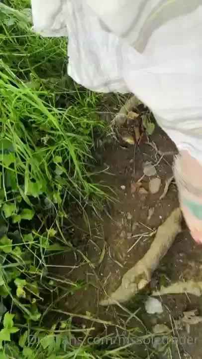 Something for my flip-flop barefoot and dirty feet fans 