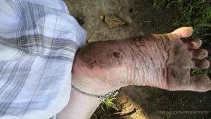 Something for my flip-flop barefoot and dirty feet fans part 3