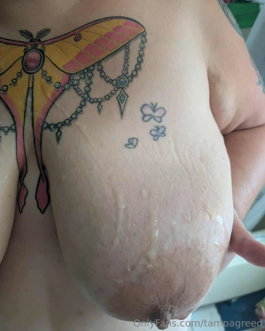 Cum on titties with a soapy clean up at the end 